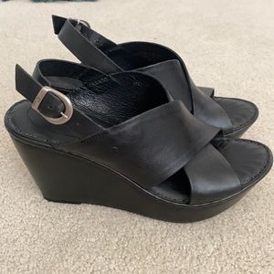 Born Black Wedge Sandals! 8